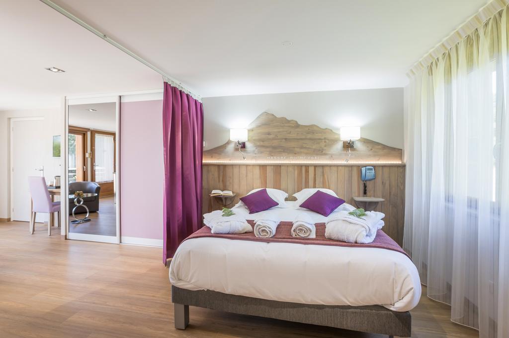 Logis Hotel Le Relais Du Bois Vialotte Ле-Шамбон-сюр-Ліньон Екстер'єр фото