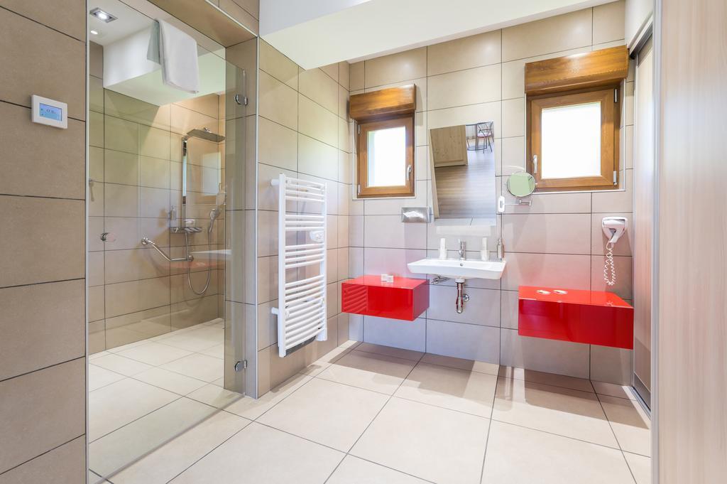 Logis Hotel Le Relais Du Bois Vialotte Ле-Шамбон-сюр-Ліньон Екстер'єр фото