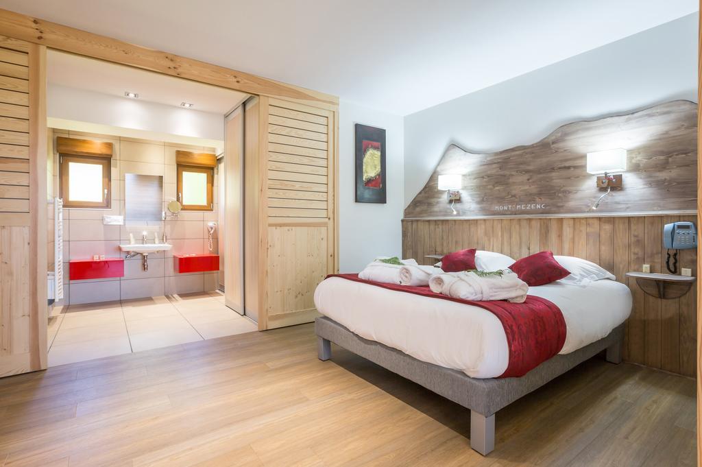 Logis Hotel Le Relais Du Bois Vialotte Ле-Шамбон-сюр-Ліньон Екстер'єр фото