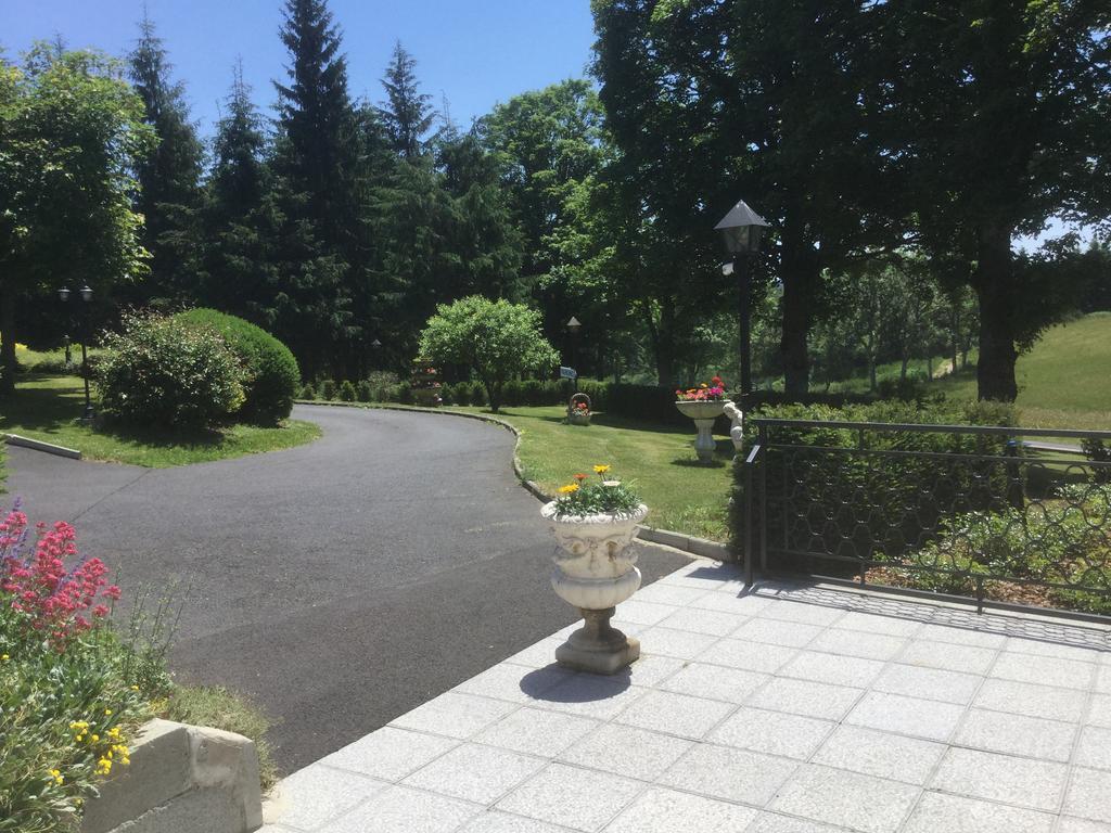 Logis Hotel Le Relais Du Bois Vialotte Ле-Шамбон-сюр-Ліньон Екстер'єр фото